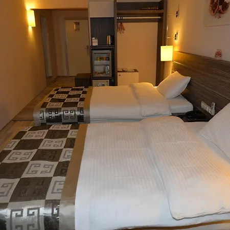 Hotel Enar 3*