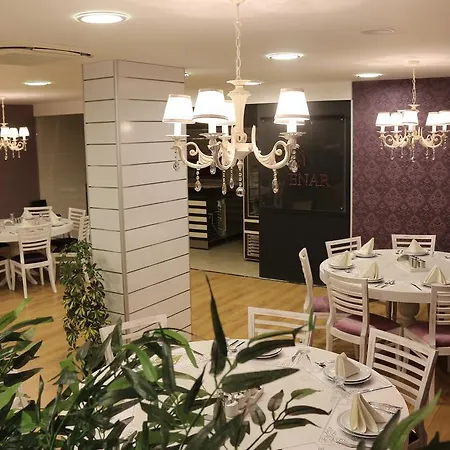 Hotel Enar 3*